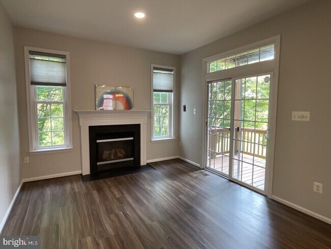 Building Photo - 8474 Pamela Way