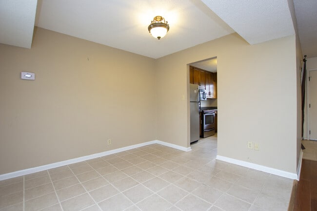 Building Photo - Two bedroom condo