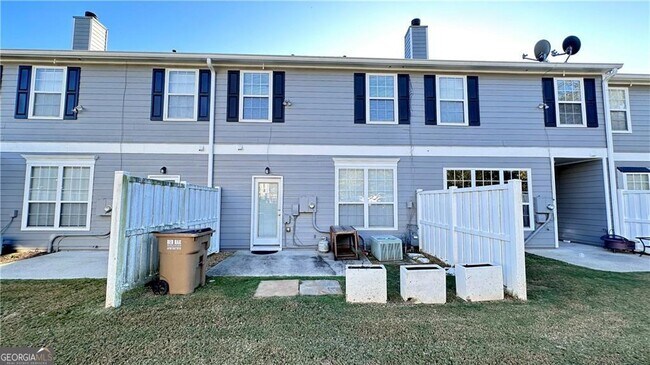 Building Photo - 6243 Shoreview Cir