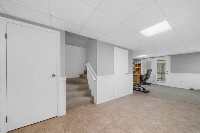 Building Photo - 16 Sullivan Ct