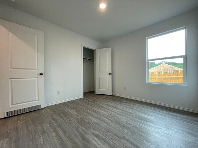 Building Photo - Single family home for rent