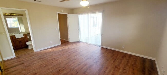 Building Photo - Adorable Single Story home with 3 bedroom and 2 bath