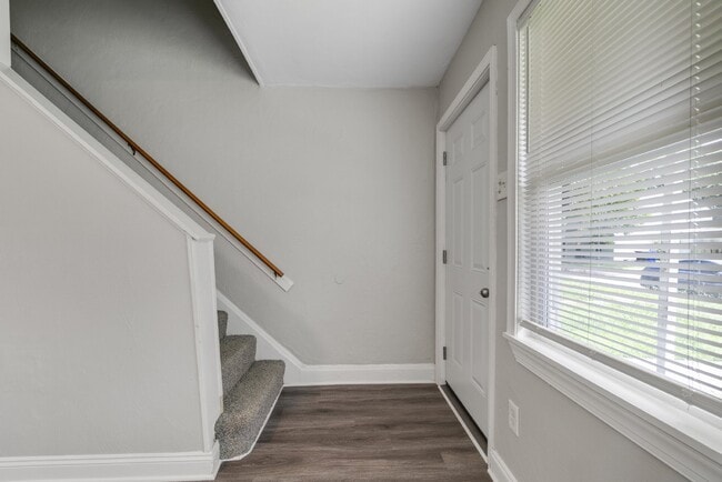 Building Photo - PORTSMOUTH TOWNHOME - 2 BED, 2 FULL BATH FOR RENT BY PMI VIRGINIA