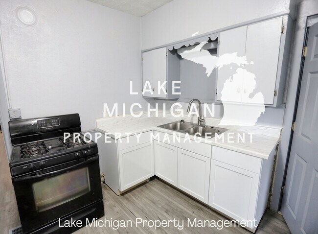 Building Photo - 744 Lake Michigan Dr NW
