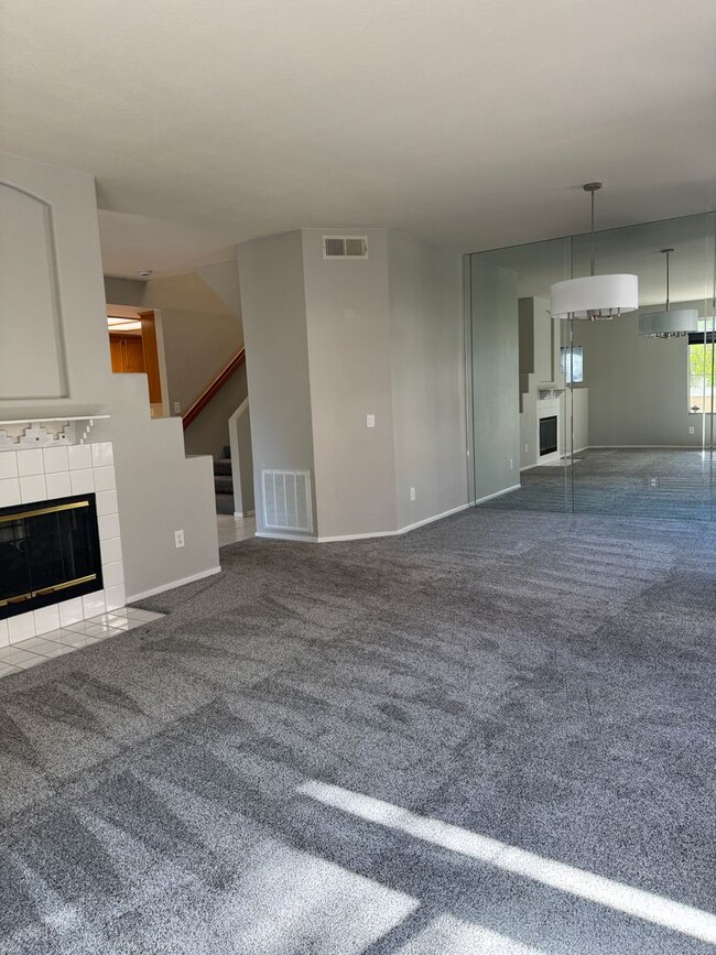Building Photo - 3 bedroom and 2.5 bath lovely home