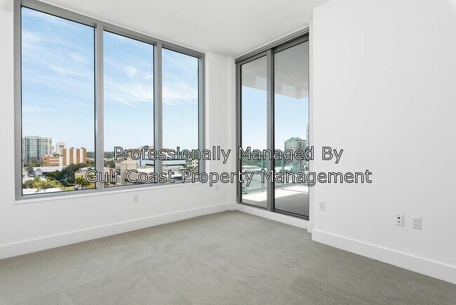 Building Photo - 111 S Pineapple Ave