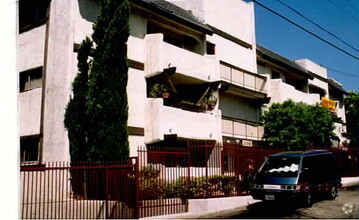 Building Photo - PINEWOOD PROPERTY