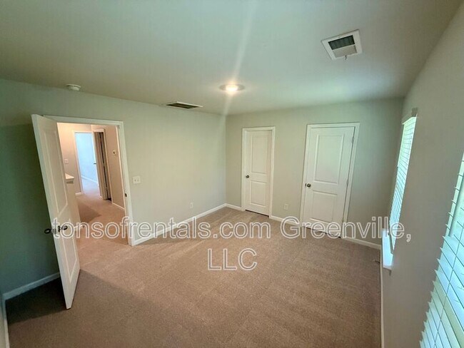 Building Photo - 107 Pendleton Place Way