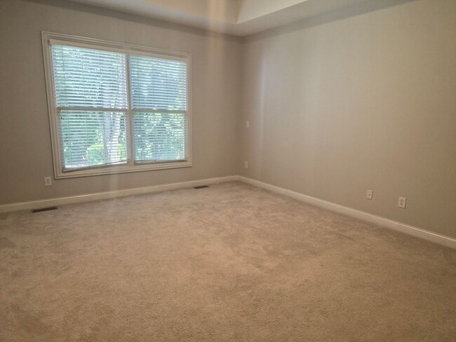 Building Photo - 6237 Muirloch Ct S