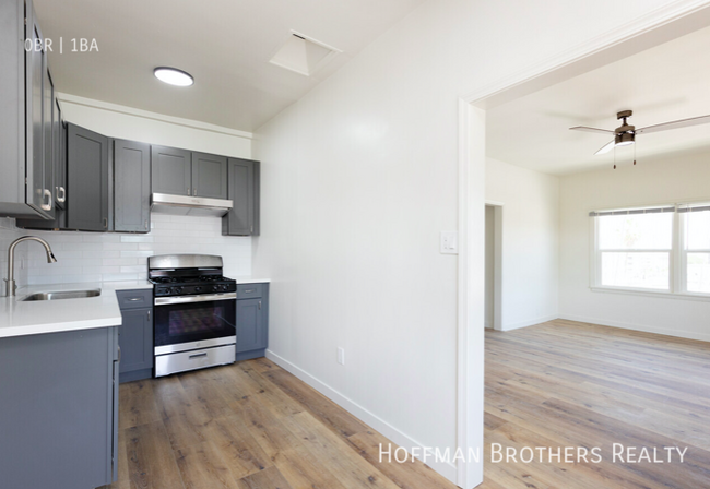 Primary Photo - 518 S St Andrews Pl