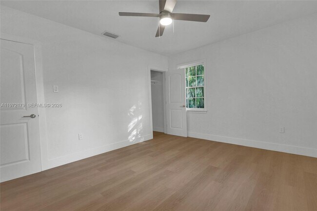 Building Photo - 5111 SW 73rd Terrace