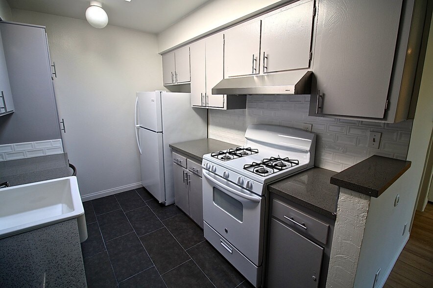 Building Photo - 11138 Aqua Vista St