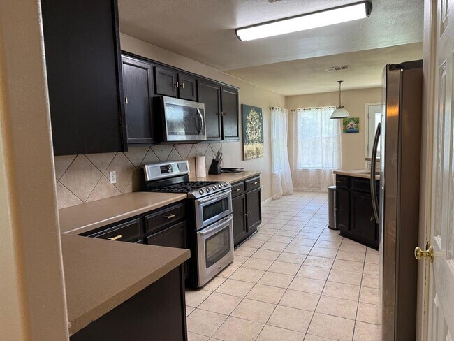 Building Photo - 206 Pheasant Ridge Dr