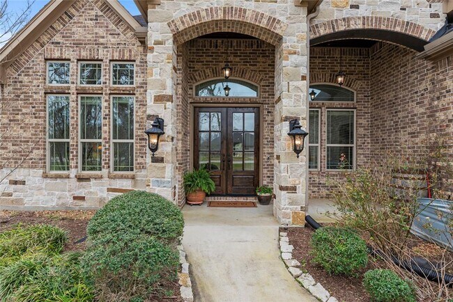 Building Photo - 32711 Wales Cir