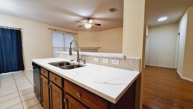 Building Photo - 5812 Lava Dr