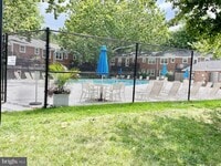 Building Photo - 2713 S Walter Reed Dr
