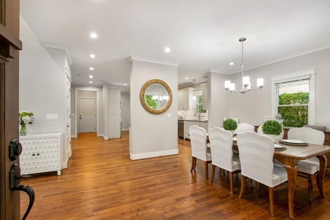 Building Photo - 782 Piedmont Way NE