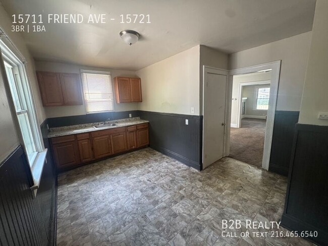 Building Photo - 15711 Friend Ave