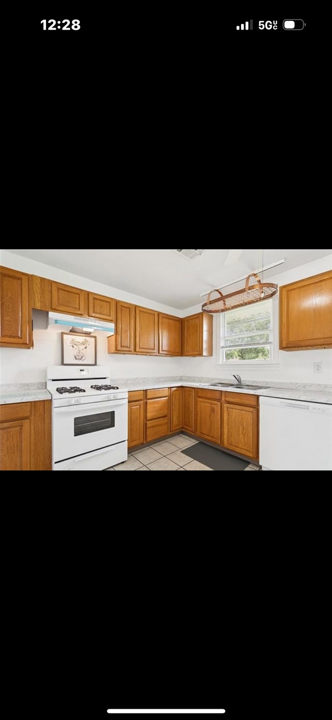 Building Photo - 347 Olive Dr