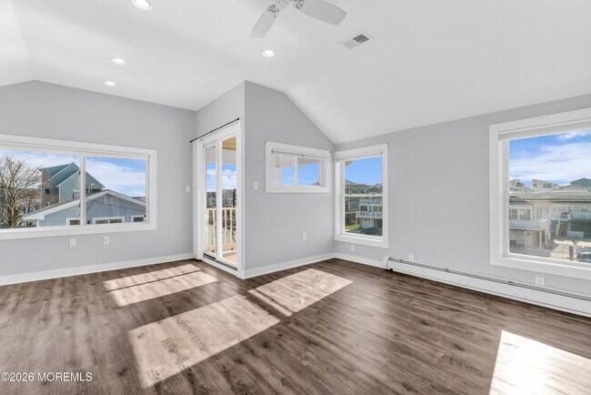 Building Photo - 2 Bedle Pl