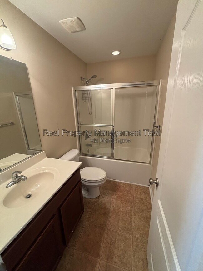 Building Photo - 257 Carnelian St