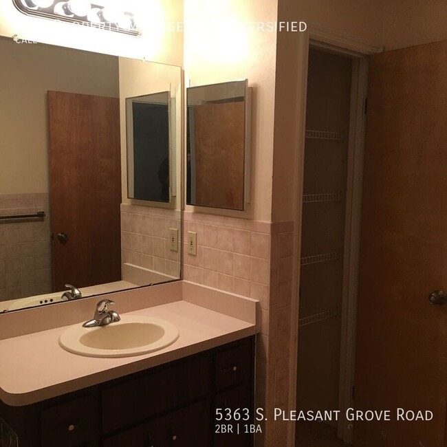 Building Photo - 5363 S Pleasant Grove Rd