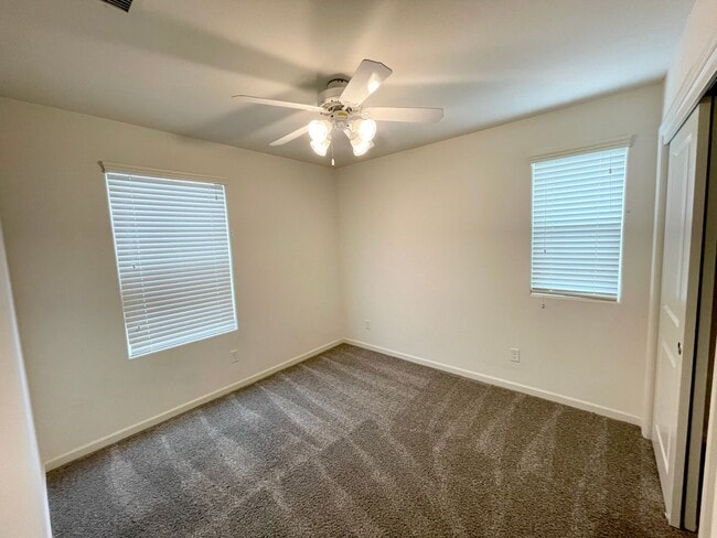Building Photo - $2,300 Alluvial & Fowler, 3 Beds - Chennau...