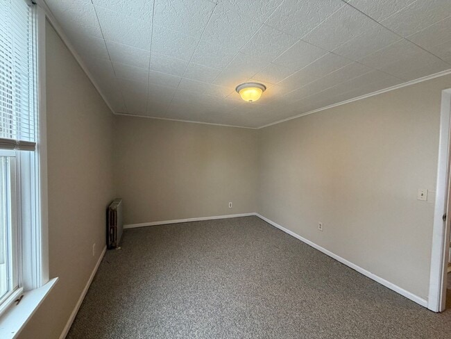 Building Photo - 27-29 Montgomery Ave