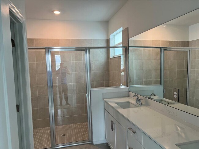 Building Photo - 11370 Burgundy Dr