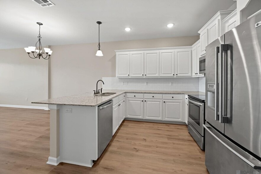 Building Photo - 17455 Berkshire Dr