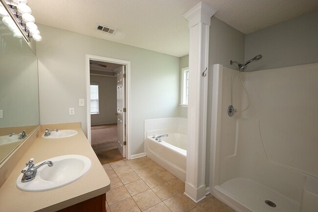 Building Photo - 3880 Trotters Ridge Cir