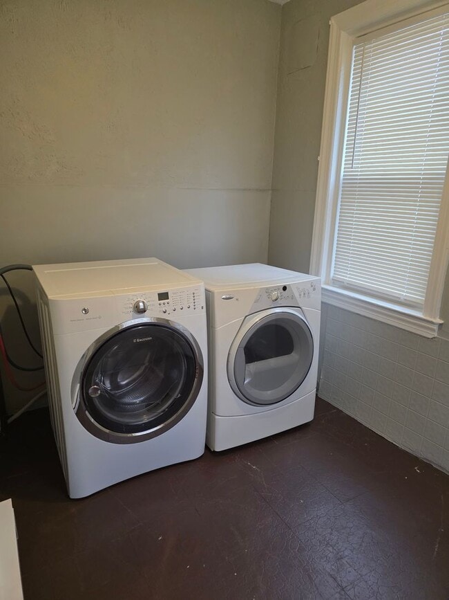 Building Photo - City of Wilmington Hedgeville Area