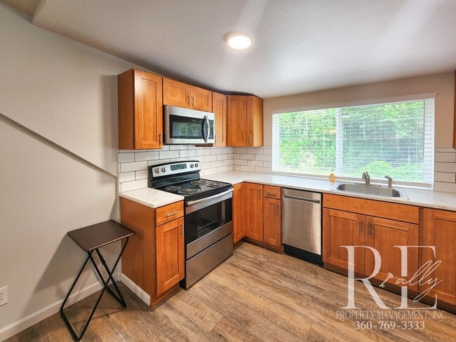 Building Photo - Fully Remodeled: 5 min Walk to Annapolis F...