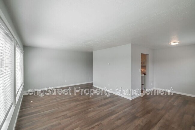 Building Photo - 205 6th Ave SW