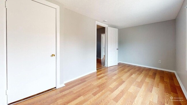 Building Photo - 888 Rondel Rd