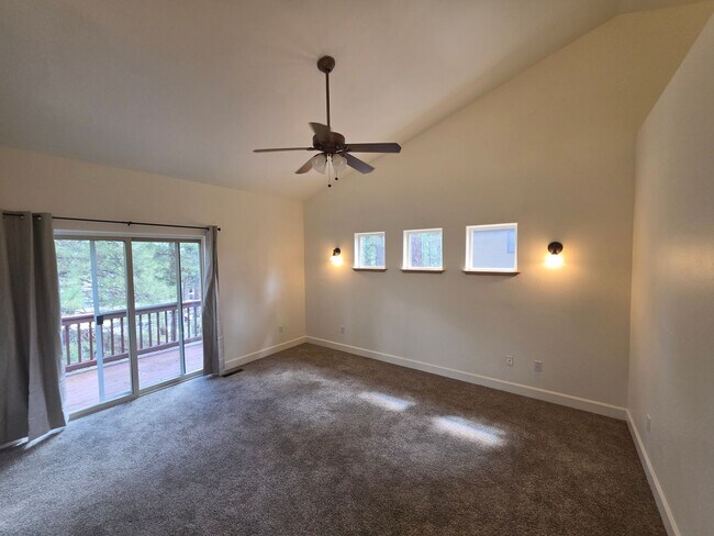 Building Photo - 2374 S Cliffview St