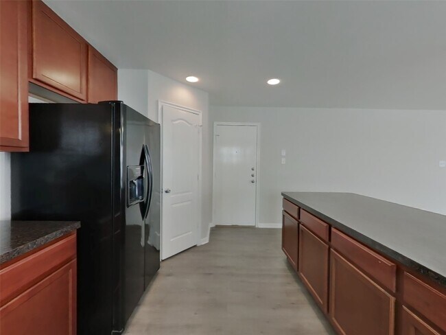 Building Photo - 7914 Moss Springs Ct