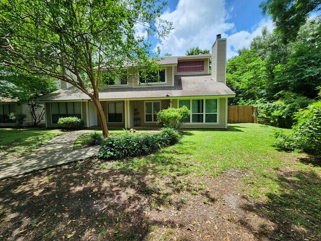 Building Photo - 1246 Sharlo Ave
