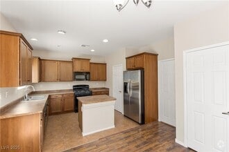 Building Photo - 5492 Mercury Springs Dr