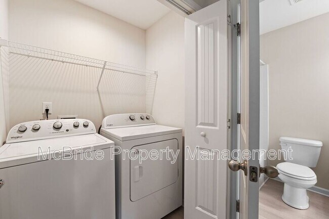 Building Photo - 957 Madrid Ct
