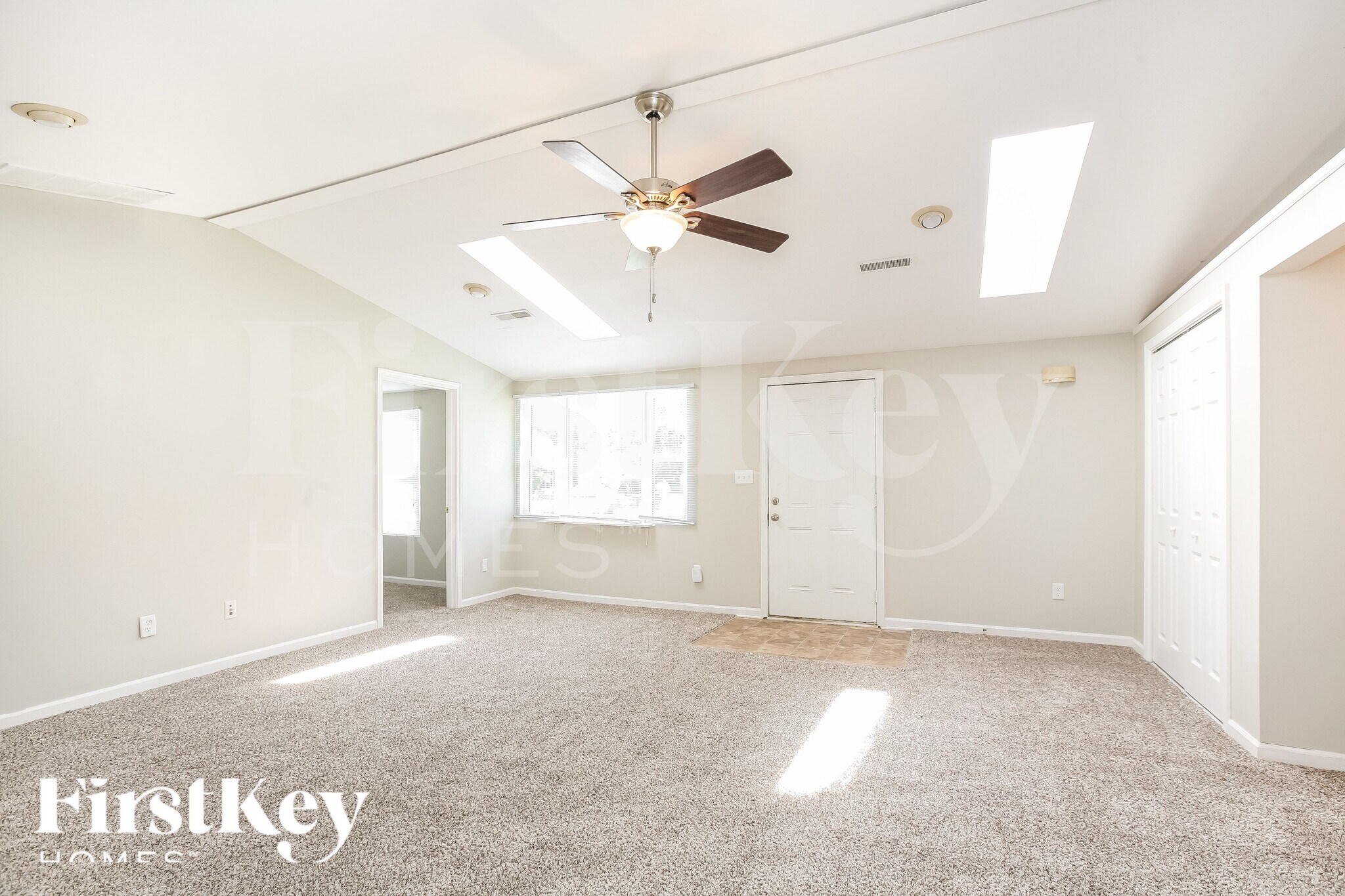 Building Photo - 3312 S Parker Ave