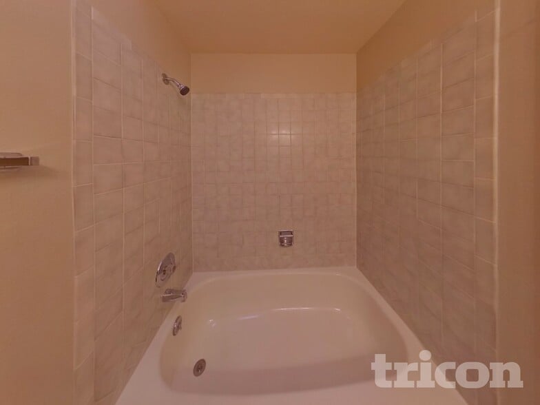 Building Photo - 3460 Cedarhurst Way