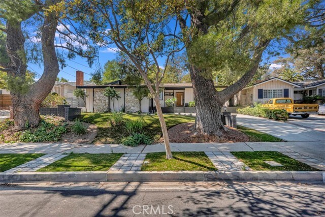 Building Photo - 9425 McLennan Ave.