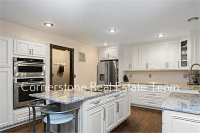 Building Photo - 355 Paisley Dr