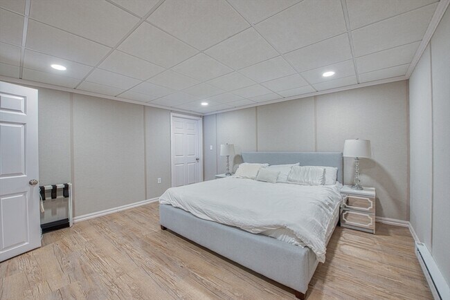 Building Photo - 35 Metacomet Rd