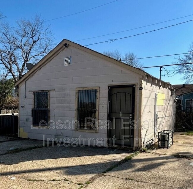 Building Photo - 517.5 Stoner Ave