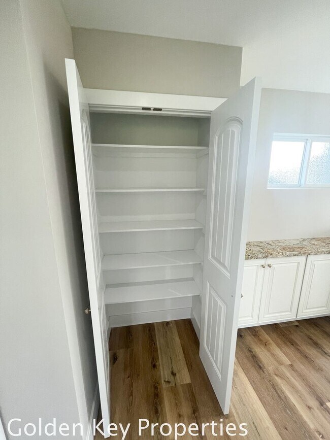 Building Photo - 4864 Alondra Way