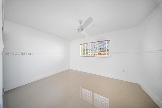 Building Photo - 1780 W 56th Terrace