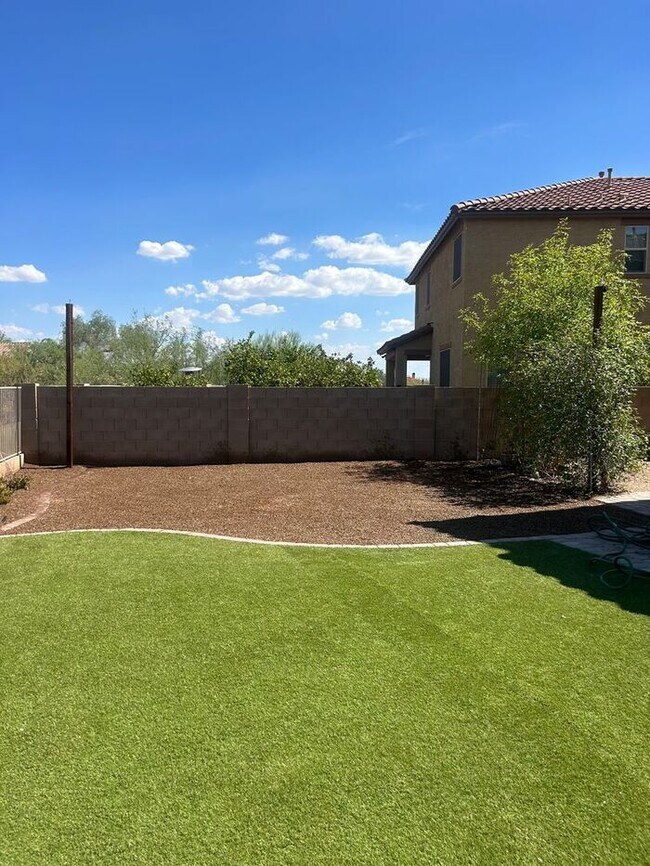 Building Photo - 1/2 MONTH FREE ON A 12 MONTH LEASE ! MOVE ...