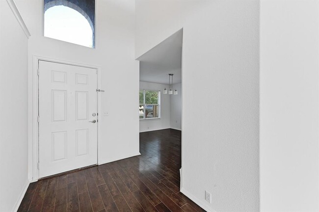 Building Photo - 480 Camelia Pkwy